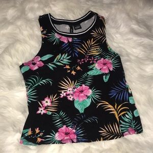 Cute, tropical crop top!